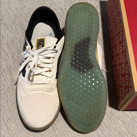 Vans AVE Sneakers with Translucent Sole - Picture 9 of 10